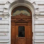 招待所 Bed And Chic Art 的里雅斯特